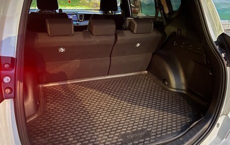 Toyota RAV4, 2018 год, 2 900 000 рублей, 10 фотография
