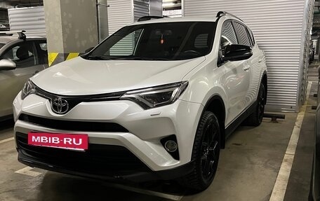 Toyota RAV4, 2018 год, 2 900 000 рублей, 12 фотография