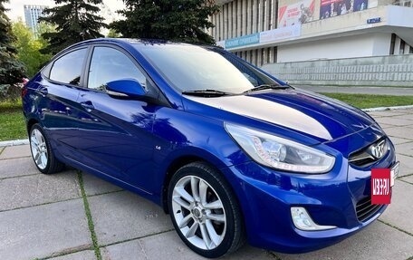 Hyundai Solaris II рестайлинг, 2013 год, 1 150 000 рублей, 2 фотография