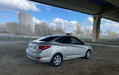 Hyundai Solaris II рестайлинг, 2011 год, 555 000 рублей, 2 фотография