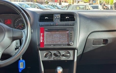 Volkswagen Polo VI (EU Market), 2012 год, 950 000 рублей, 29 фотография