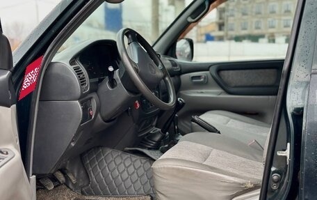 Toyota Land Cruiser 100 рестайлинг 2, 2002 год, 2 250 000 рублей, 2 фотография