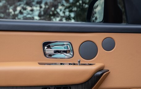 Rolls-Royce Cullinan, 2020 год, 28 950 000 рублей, 18 фотография