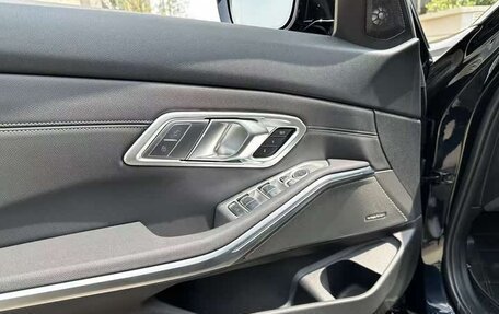 BMW 3 серия, 2021 год, 3 300 000 рублей, 22 фотография