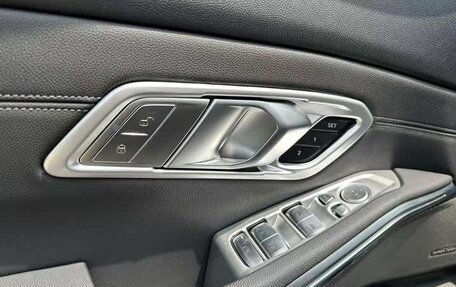 BMW 3 серия, 2021 год, 3 300 000 рублей, 23 фотография