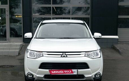 Mitsubishi Outlander III рестайлинг 3, 2014 год, 1 630 000 рублей, 2 фотография