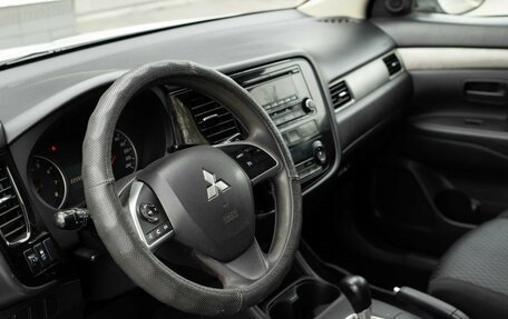 Mitsubishi Outlander III рестайлинг 3, 2014 год, 1 630 000 рублей, 11 фотография