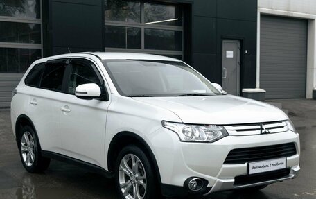 Mitsubishi Outlander III рестайлинг 3, 2014 год, 1 630 000 рублей, 3 фотография