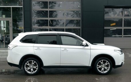 Mitsubishi Outlander III рестайлинг 3, 2014 год, 1 630 000 рублей, 4 фотография