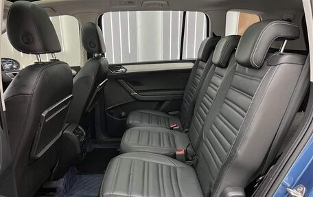 Volkswagen Touran III, 2021 год, 1 743 000 рублей, 8 фотография