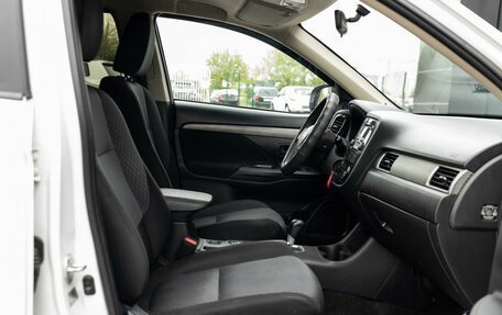 Mitsubishi Outlander III рестайлинг 3, 2014 год, 1 630 000 рублей, 17 фотография