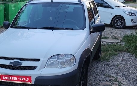 Chevrolet Niva I рестайлинг, 2015 год, 780 000 рублей, 1 фотография