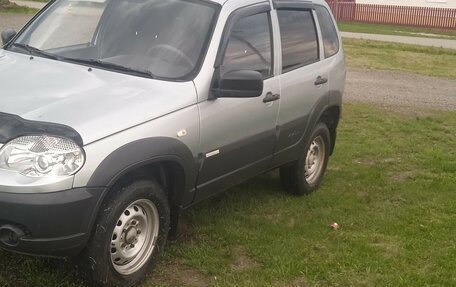 Chevrolet Niva I рестайлинг, 2014 год, 610 000 рублей, 2 фотография