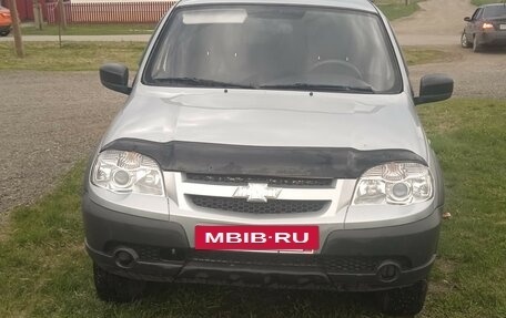 Chevrolet Niva I рестайлинг, 2014 год, 610 000 рублей, 3 фотография