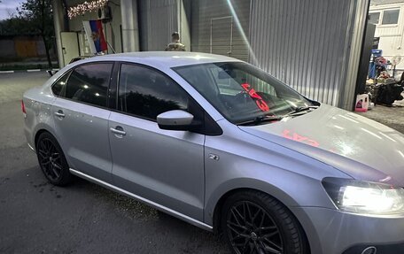 Volkswagen Polo VI (EU Market), 2013 год, 1 100 000 рублей, 3 фотография