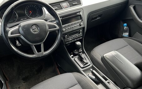 Skoda Rapid I, 2015 год, 650 000 рублей, 2 фотография