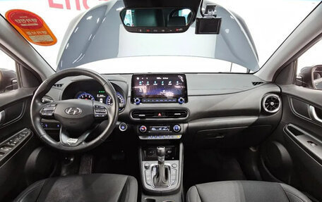 Hyundai Kona I, 2022 год, 1 750 000 рублей, 4 фотография