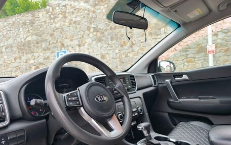 KIA Sportage IV рестайлинг, 2020 год, 1 900 000 рублей, 8 фотография