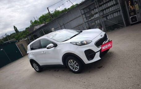 KIA Sportage IV рестайлинг, 2020 год, 1 900 000 рублей, 2 фотография