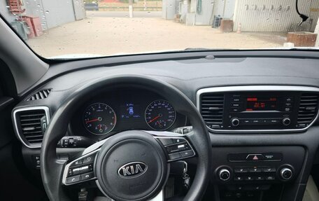 KIA Sportage IV рестайлинг, 2020 год, 1 900 000 рублей, 14 фотография