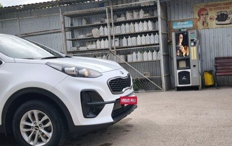 KIA Sportage IV рестайлинг, 2020 год, 1 900 000 рублей, 10 фотография