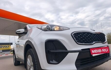 KIA Sportage IV рестайлинг, 2020 год, 1 900 000 рублей, 30 фотография