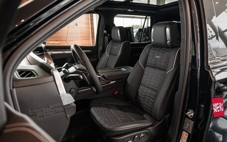 Cadillac Escalade V, 2025 год, 23 900 000 рублей, 19 фотография