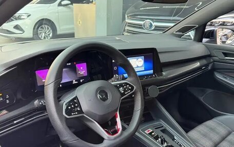 Volkswagen Golf GTI, 2021 год, 2 200 090 рублей, 15 фотография