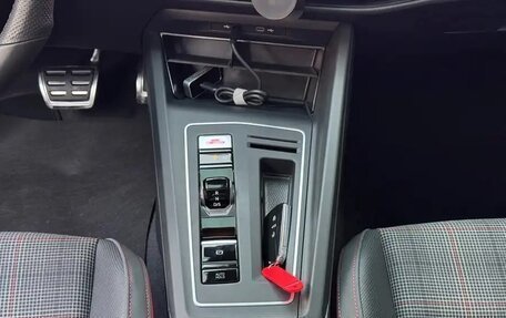 Volkswagen Golf GTI, 2021 год, 2 200 090 рублей, 18 фотография