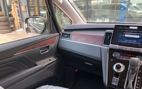 Mitsubishi Delica D:5 I, 2022 год, 2 794 000 рублей, 12 фотография