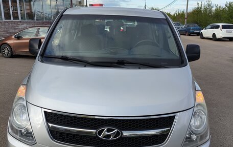 Hyundai H-1 II рестайлинг, 2008 год, 1 450 000 рублей, 2 фотография