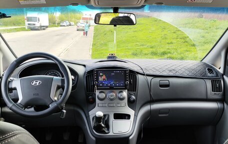 Hyundai H-1 II рестайлинг, 2008 год, 1 450 000 рублей, 8 фотография