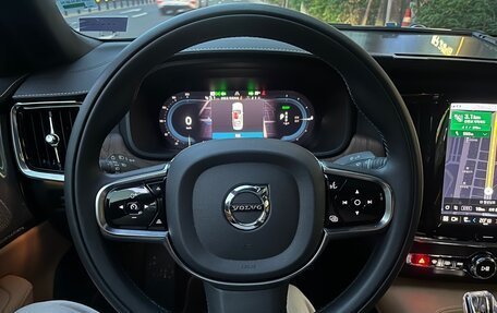 Volvo S90 II рестайлинг, 2022 год, 4 350 000 рублей, 4 фотография