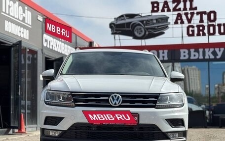 Volkswagen Tiguan II, 2018 год, 2 100 000 рублей, 3 фотография