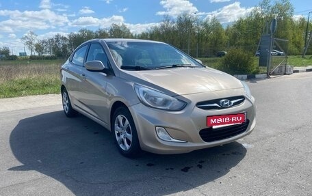 Hyundai Solaris II рестайлинг, 2011 год, 780 000 рублей, 2 фотография