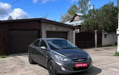 Hyundai Solaris II рестайлинг, 2012 год, 700 000 рублей, 1 фотография