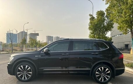 Volkswagen Tiguan II, 2021 год, 2 000 900 рублей, 8 фотография