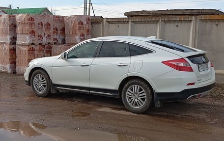 Honda Crosstour I рестайлинг, 2013 год, 1 650 000 рублей, 3 фотография