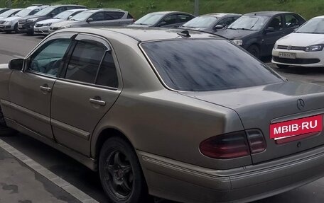 Mercedes-Benz E-Класс, 2000 год, 400 000 рублей, 2 фотография