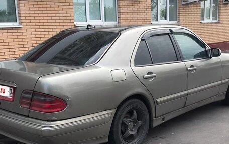 Mercedes-Benz E-Класс, 2000 год, 400 000 рублей, 4 фотография