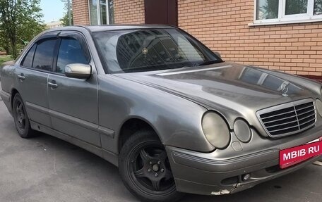 Mercedes-Benz E-Класс, 2000 год, 400 000 рублей, 3 фотография
