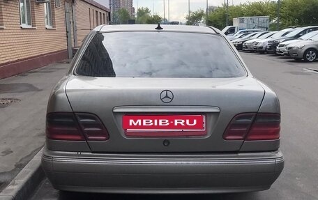 Mercedes-Benz E-Класс, 2000 год, 400 000 рублей, 5 фотография
