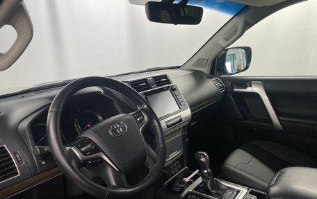 Toyota Land Cruiser Prado 150 рестайлинг 2, 2018 год, 5 300 000 рублей, 9 фотография