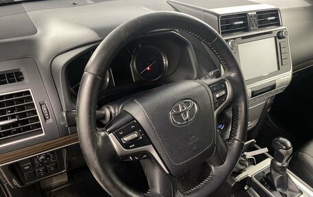 Toyota Land Cruiser Prado 150 рестайлинг 2, 2018 год, 5 300 000 рублей, 12 фотография