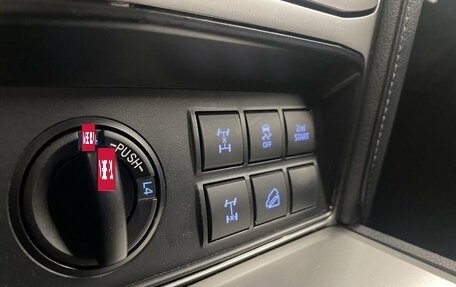 Toyota Land Cruiser Prado 150 рестайлинг 2, 2018 год, 5 300 000 рублей, 19 фотография