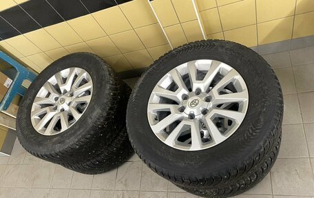 Toyota Land Cruiser Prado 150 рестайлинг 2, 2018 год, 5 300 000 рублей, 28 фотография