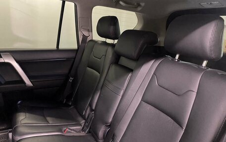 Toyota Land Cruiser Prado 150 рестайлинг 2, 2018 год, 5 300 000 рублей, 25 фотография