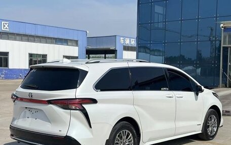 Toyota Sienna, 2021 год, 2 800 300 рублей, 4 фотография