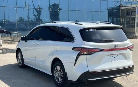 Toyota Sienna, 2021 год, 2 800 300 рублей, 5 фотография