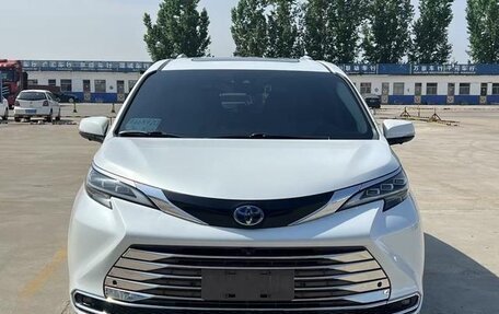 Toyota Sienna, 2021 год, 2 800 300 рублей, 3 фотография
